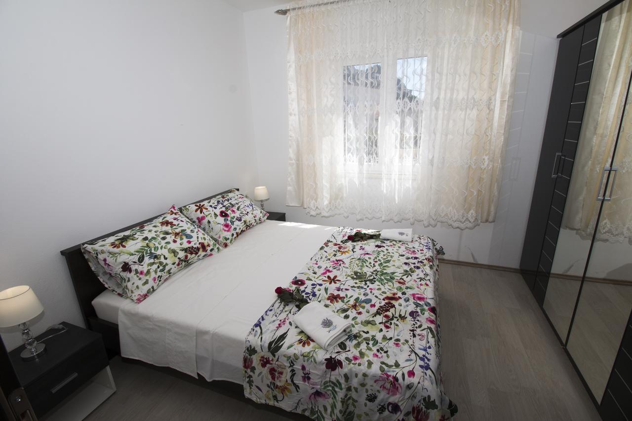 Ferienwohnung Apartman Horizont Omiš Exterior foto